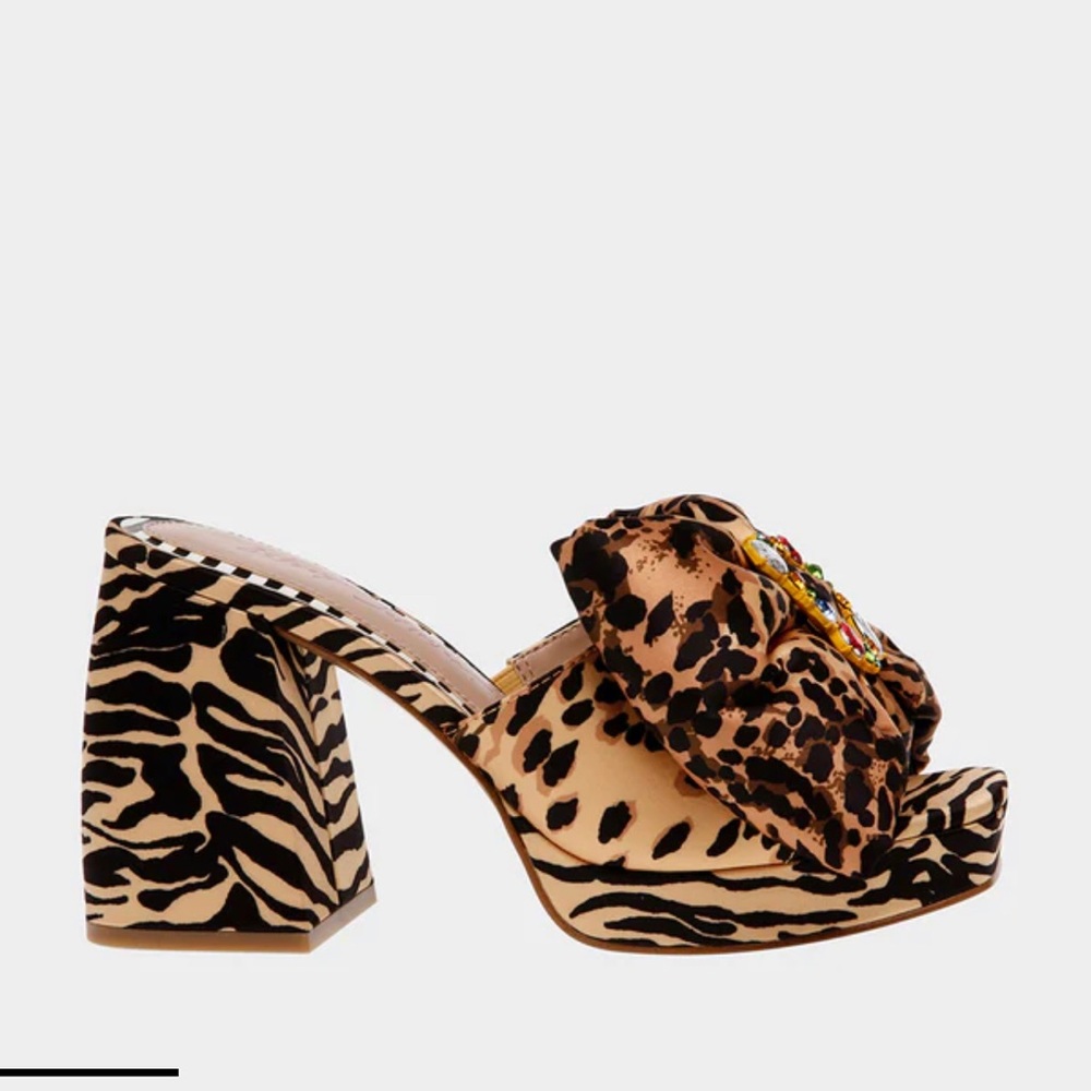 Betsey Johnson Possie Leopard Multi shoes new with box.